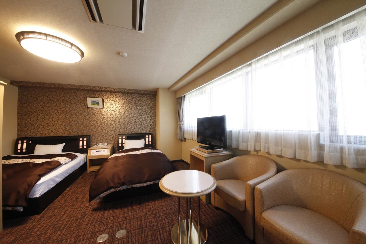 โฮเต็ล ทาเฮอิ Hotel มัตสึยามะ ภายนอก รูปภาพ